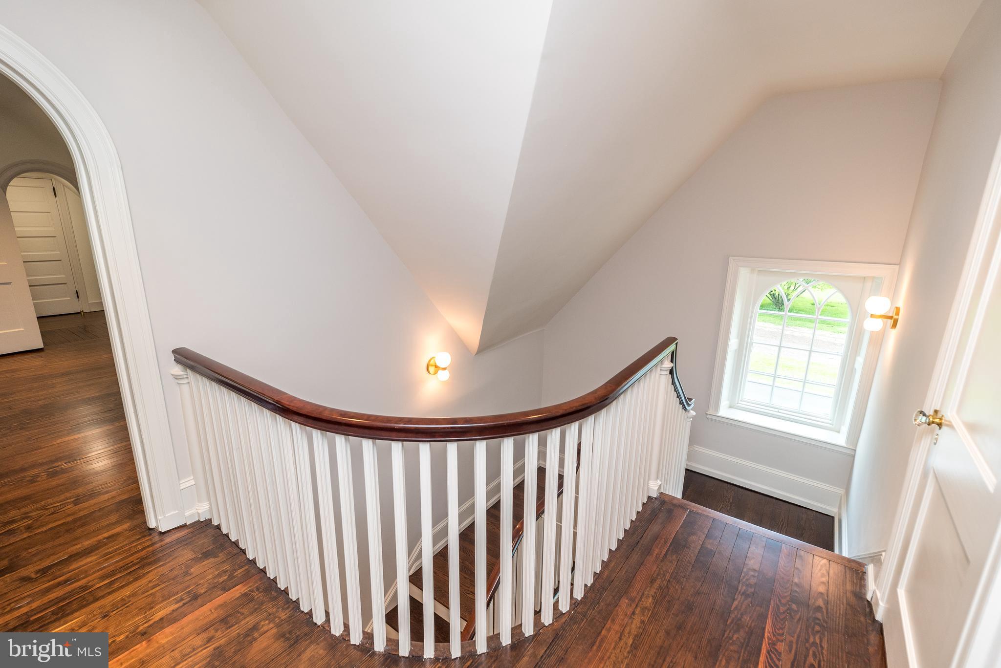 485 Lewis Ln