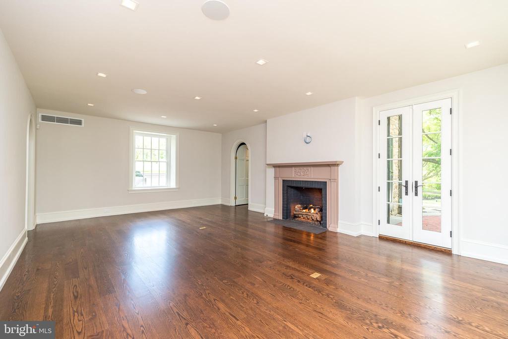 485 Lewis Ln
