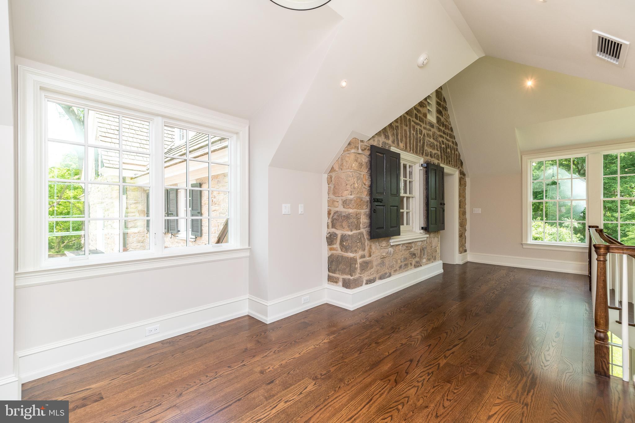 485 Lewis Ln