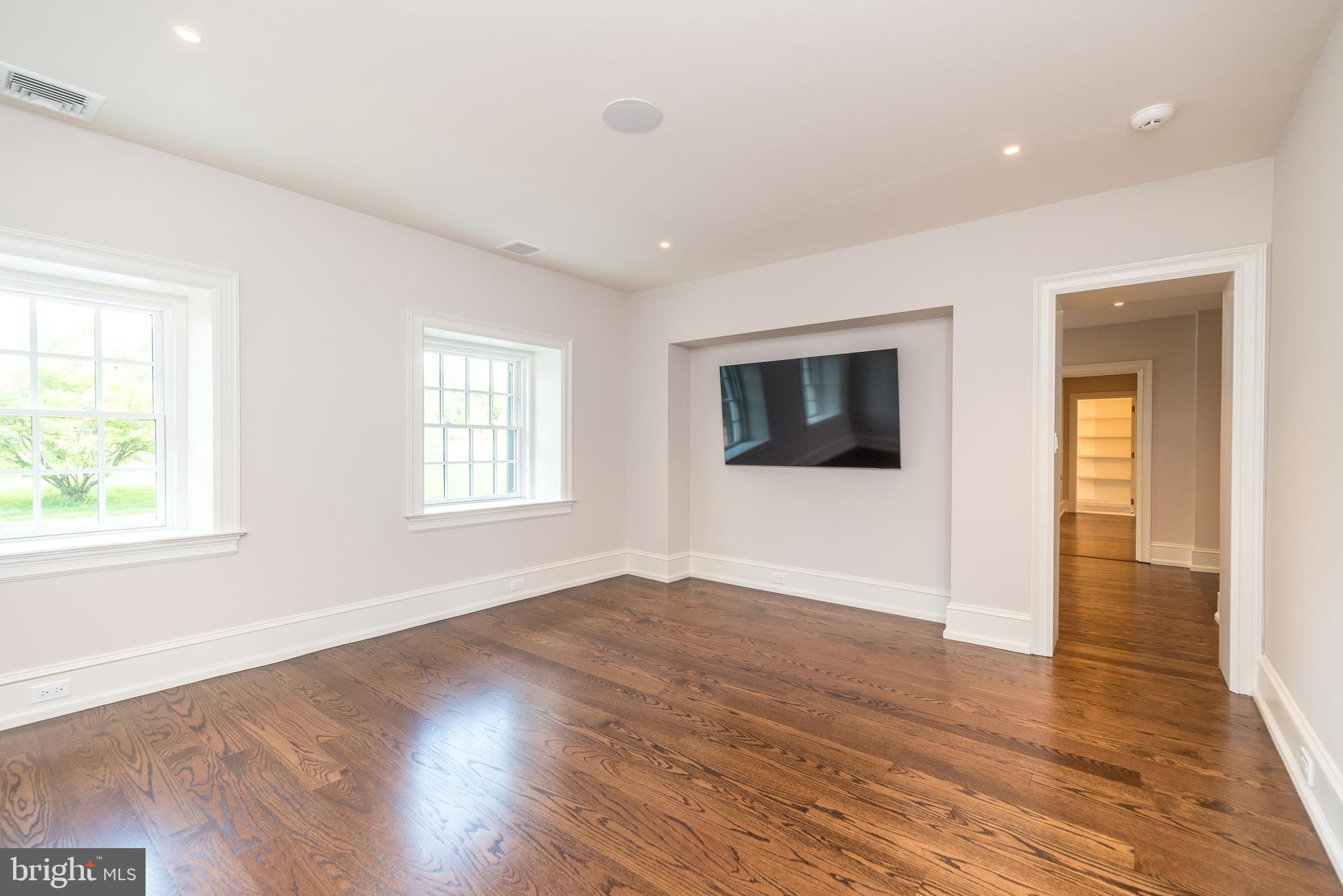 485 Lewis Ln