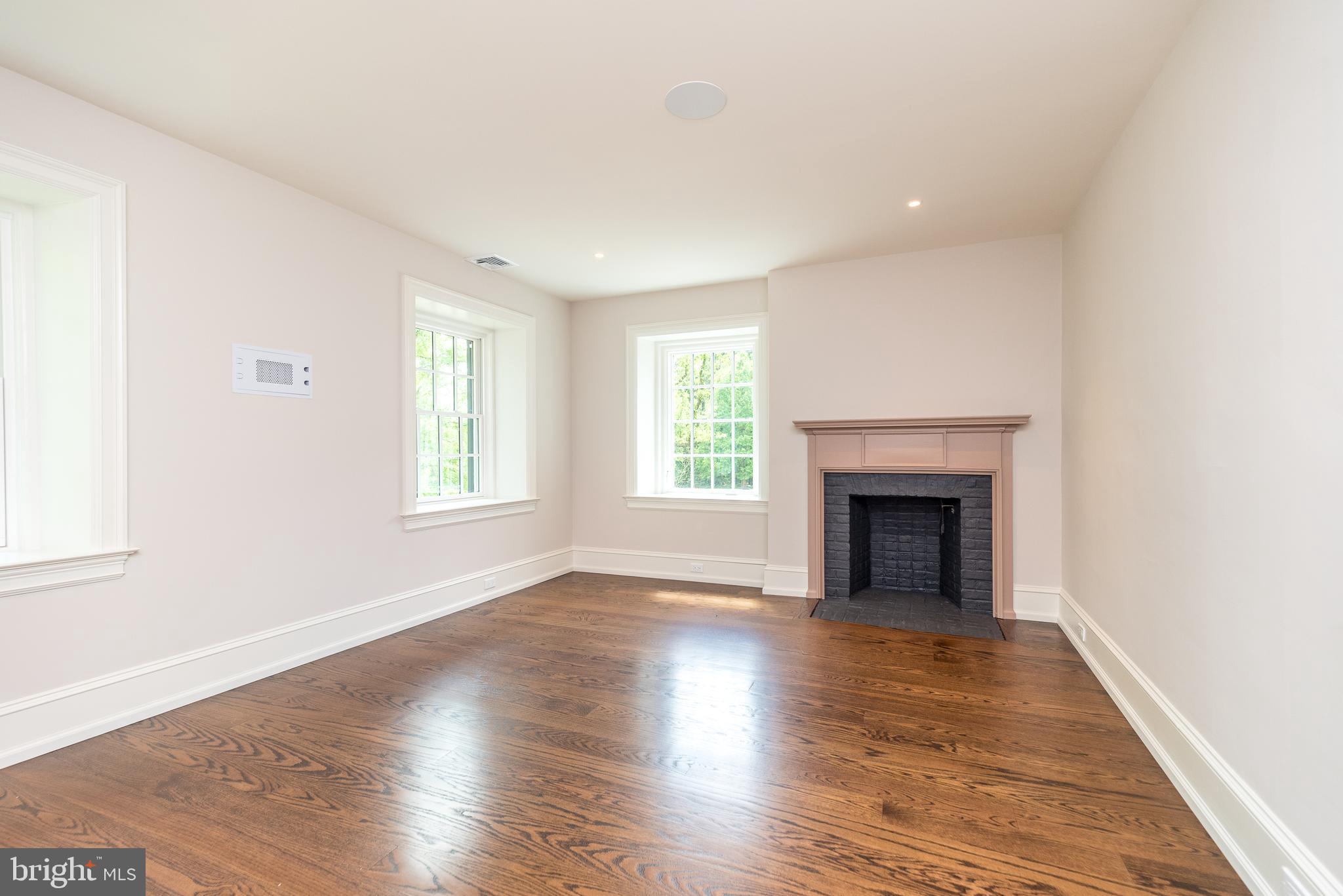 485 Lewis Ln