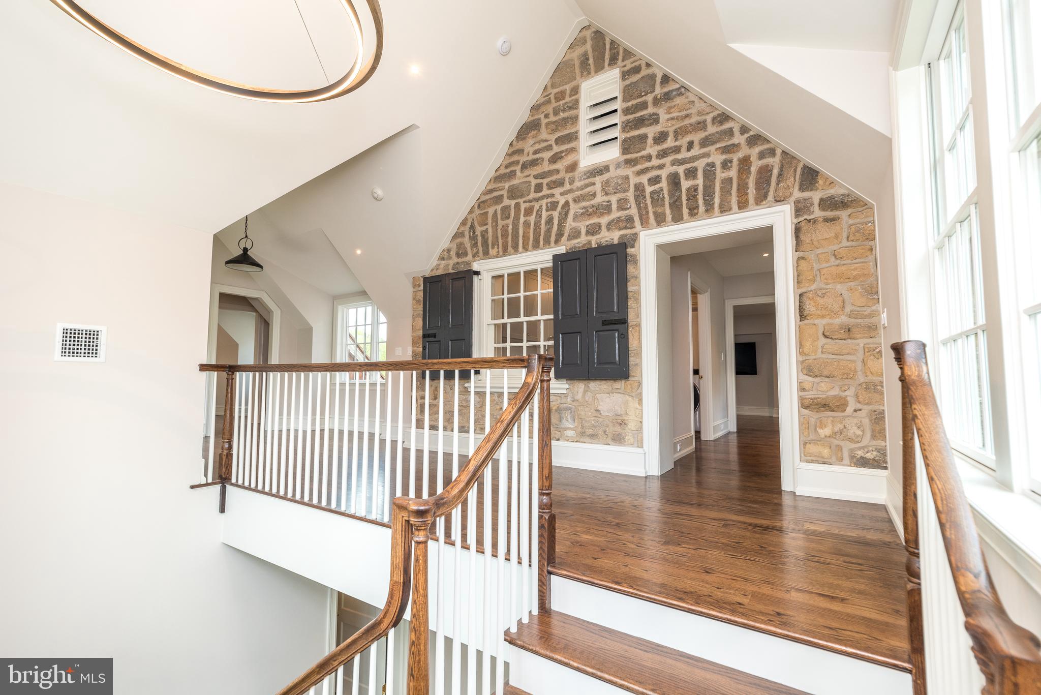 485 Lewis Ln