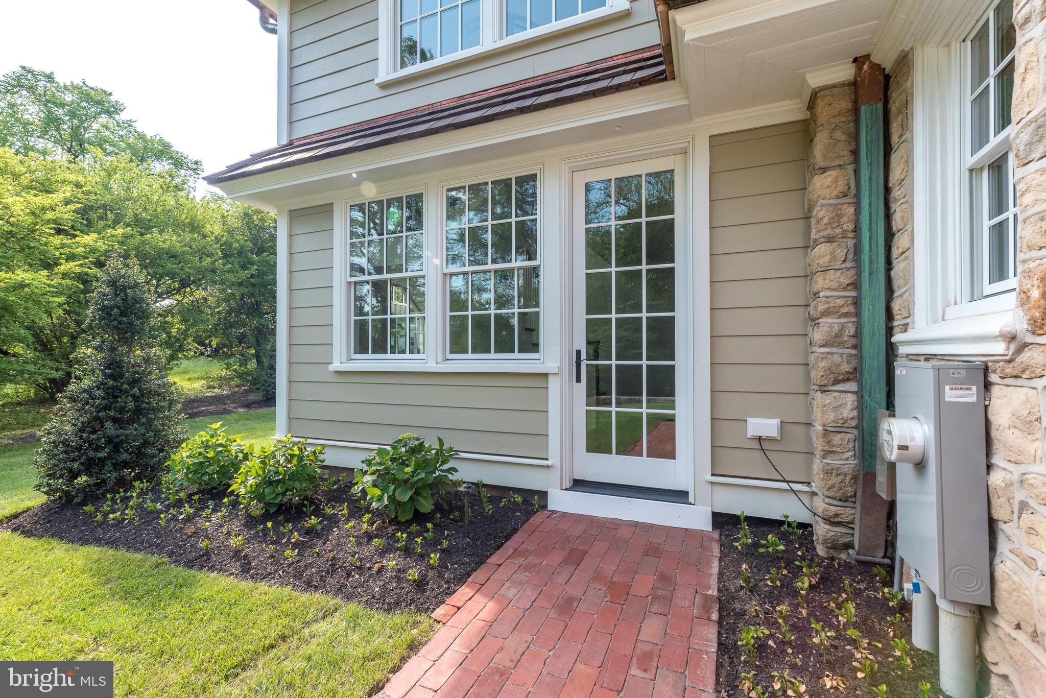 485 Lewis Ln