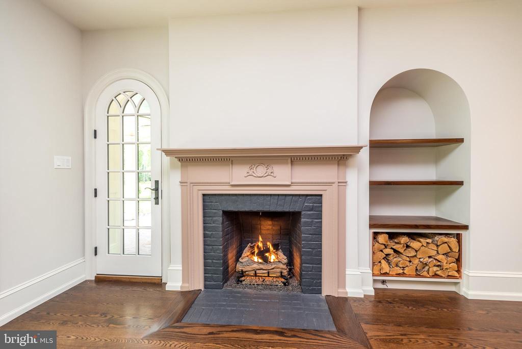 485 Lewis Ln