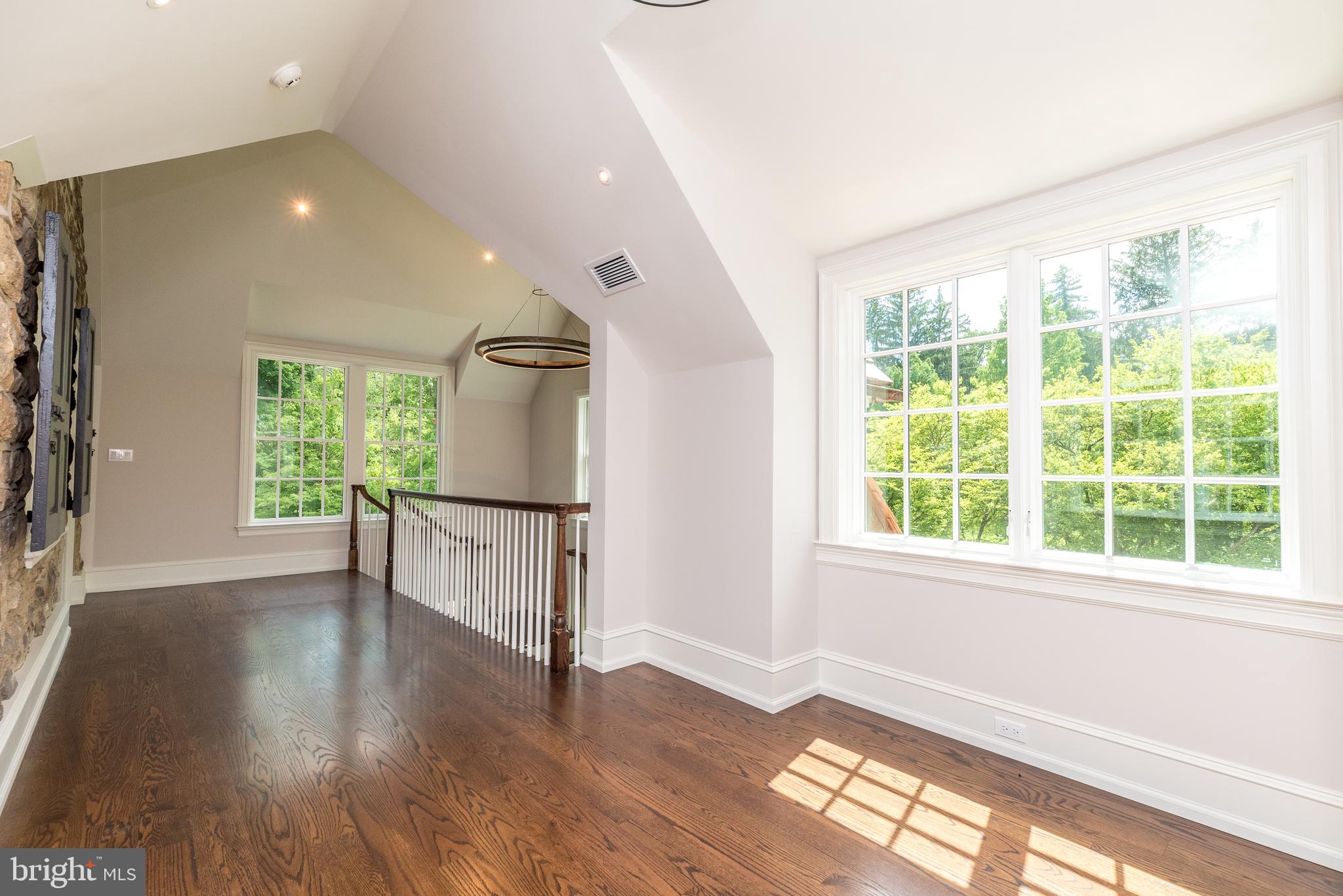 485 Lewis Ln