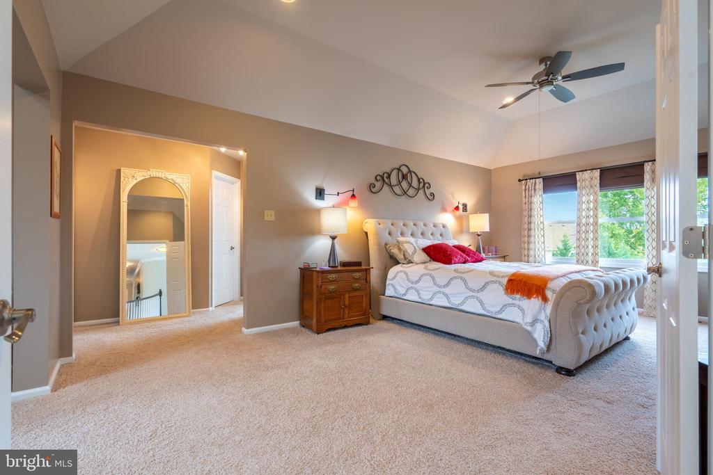 100 Tracey Cir