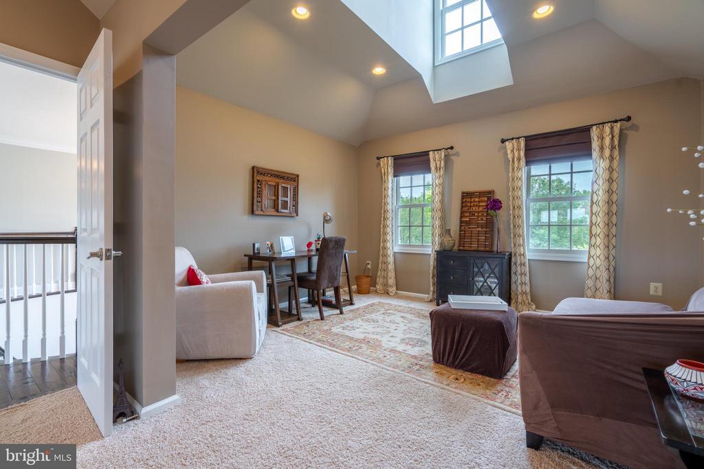 100 Tracey Cir
