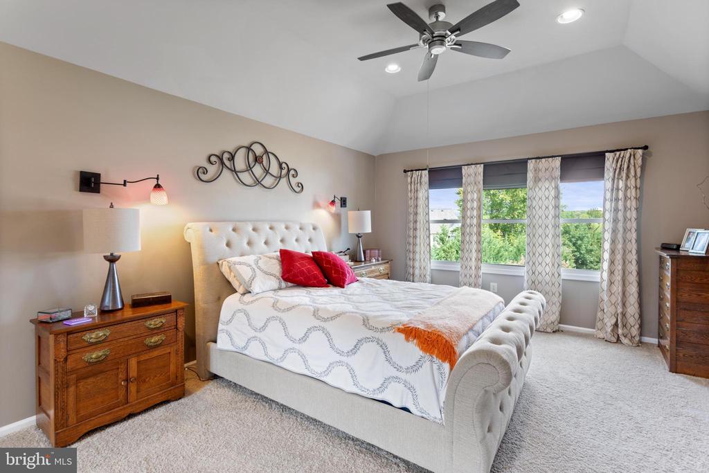 100 Tracey Cir