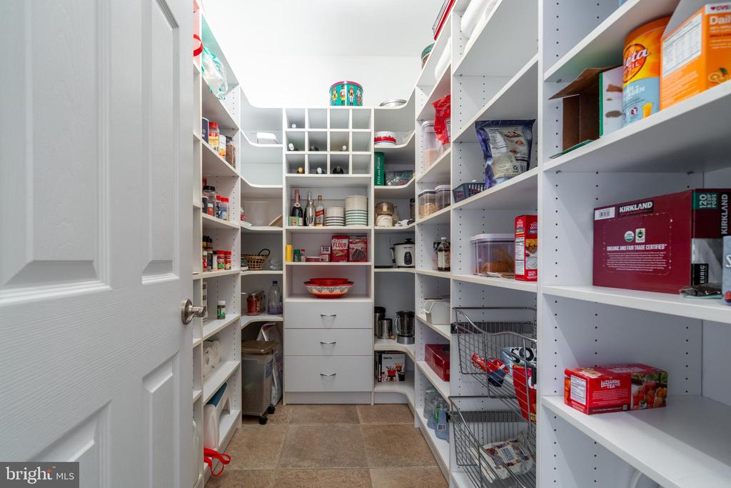 100 Tracey Cir