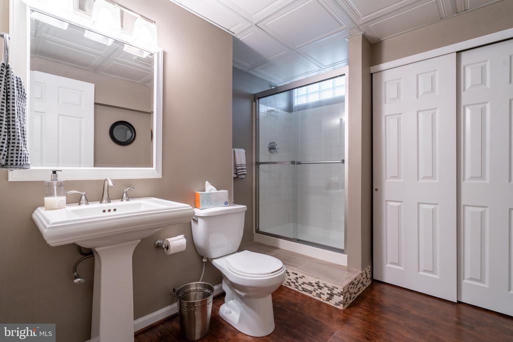 100 Tracey Cir