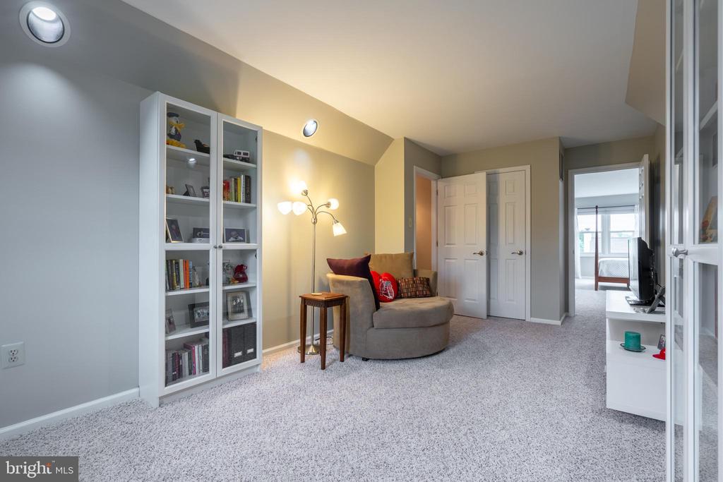 100 Tracey Cir