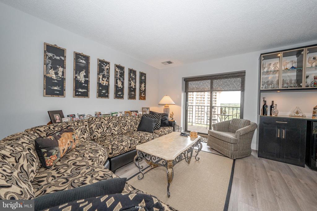 10903 Valley Forge Cir #903