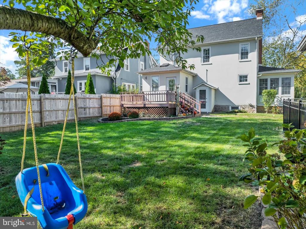 460 Tennis Ave