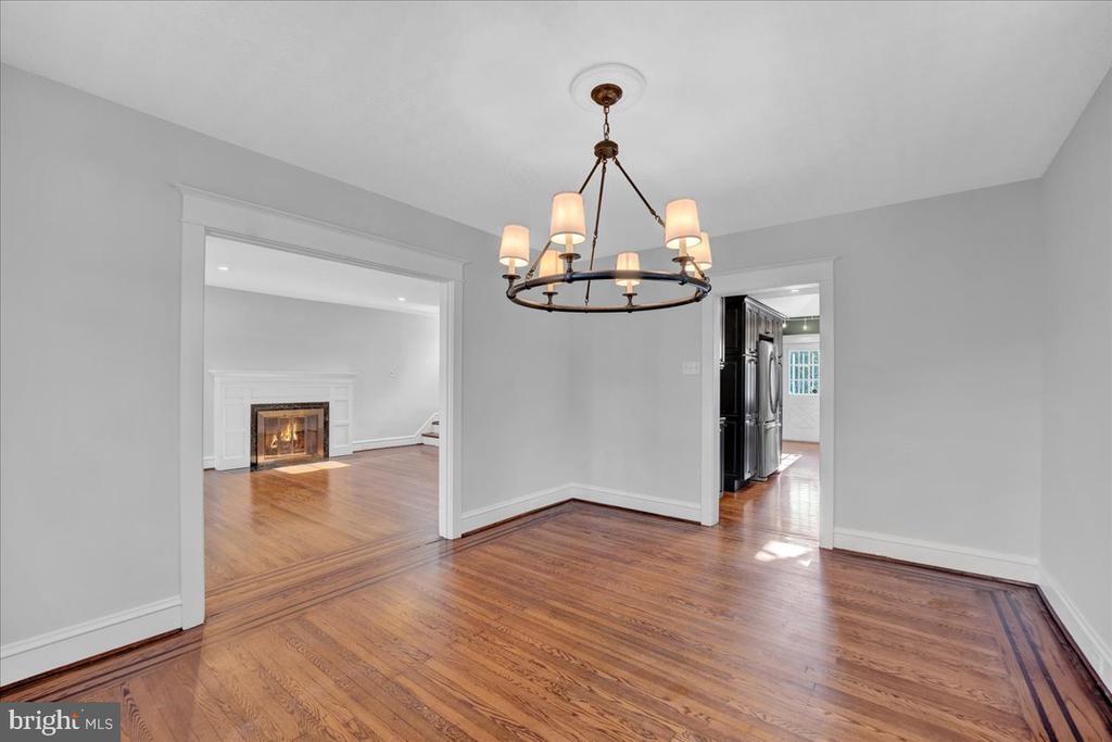 460 Tennis Ave