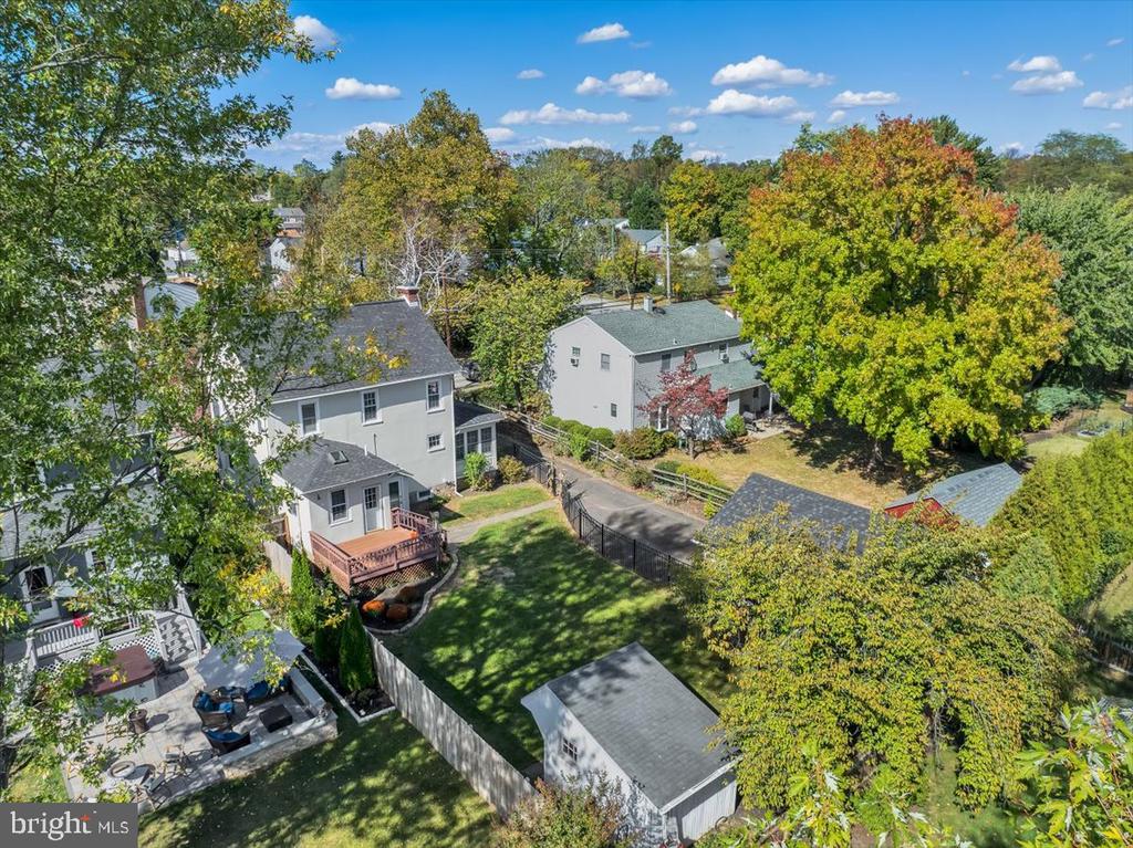 460 Tennis Ave