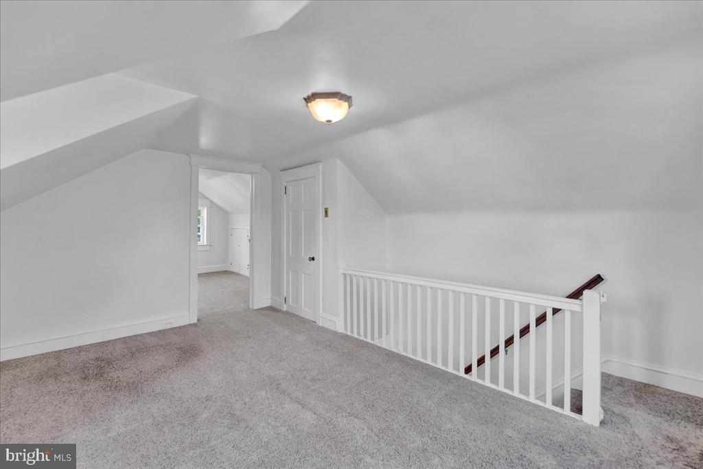 460 Tennis Ave