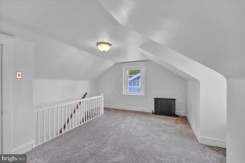 460 Tennis Ave