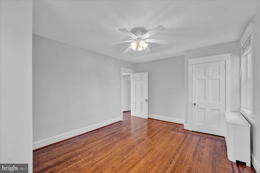460 Tennis Ave