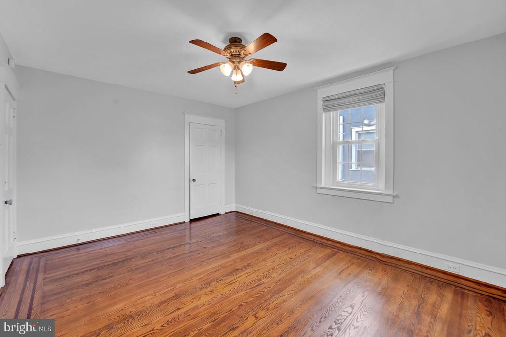 460 Tennis Ave