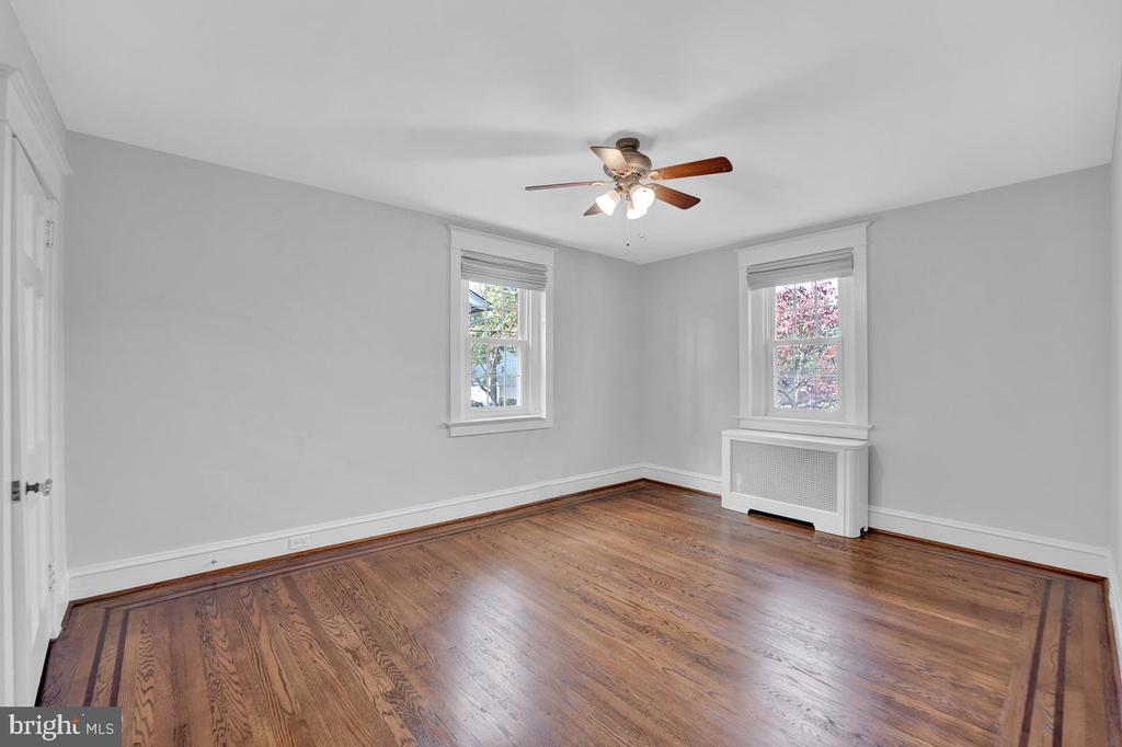 460 Tennis Ave