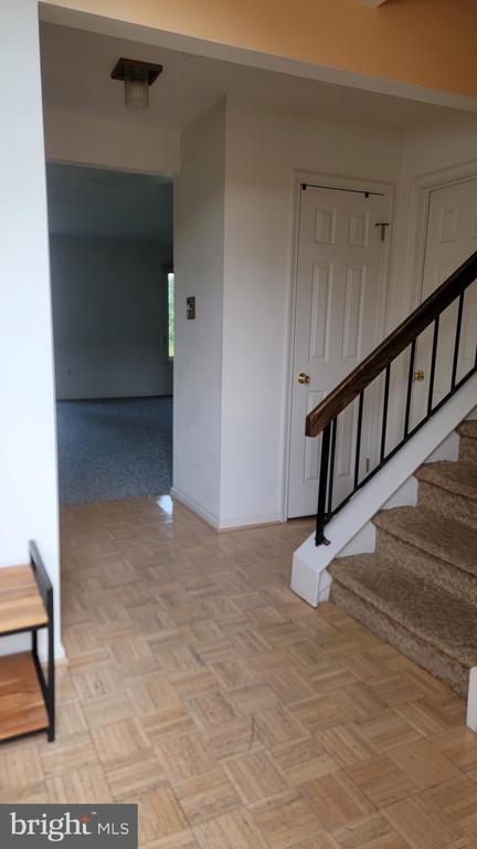 1901 MONROE LN