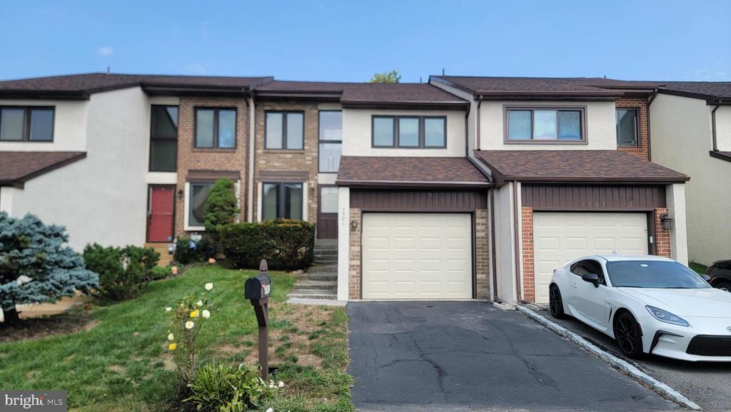 1901 MONROE LN