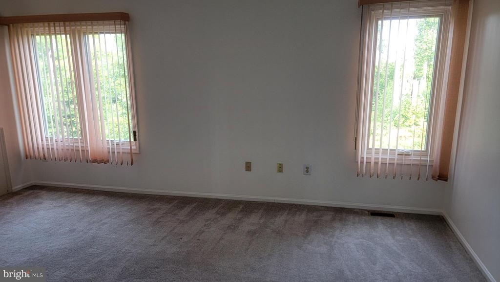 1901 MONROE LN