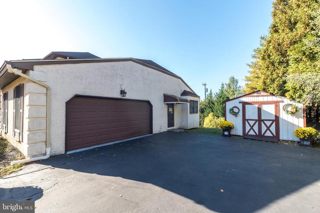 9 Shalimar Ln