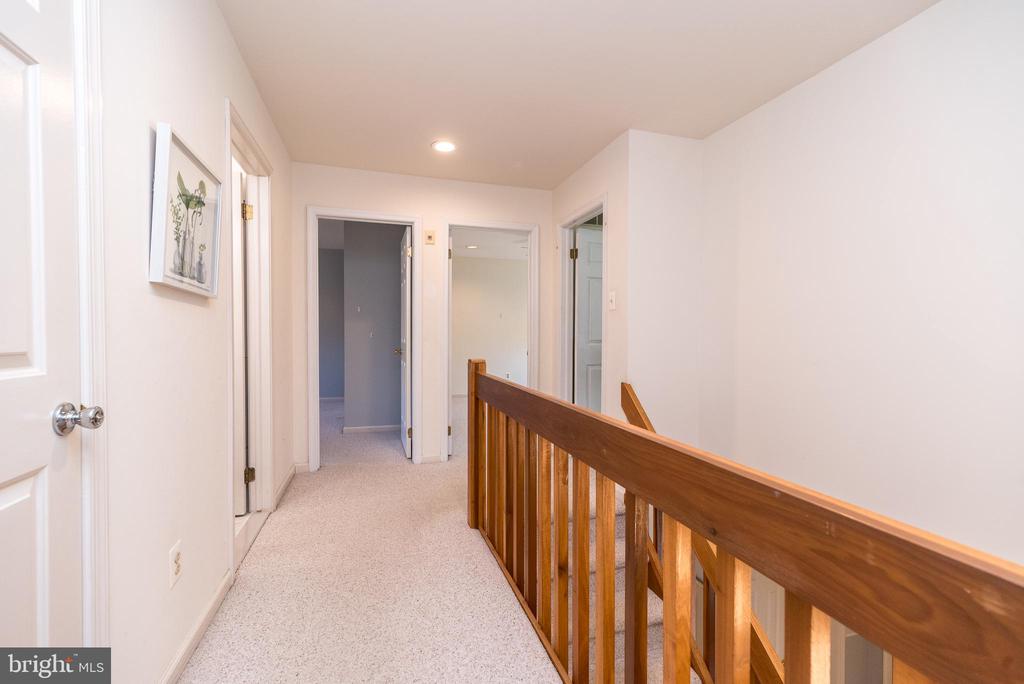 9 Shalimar Ln