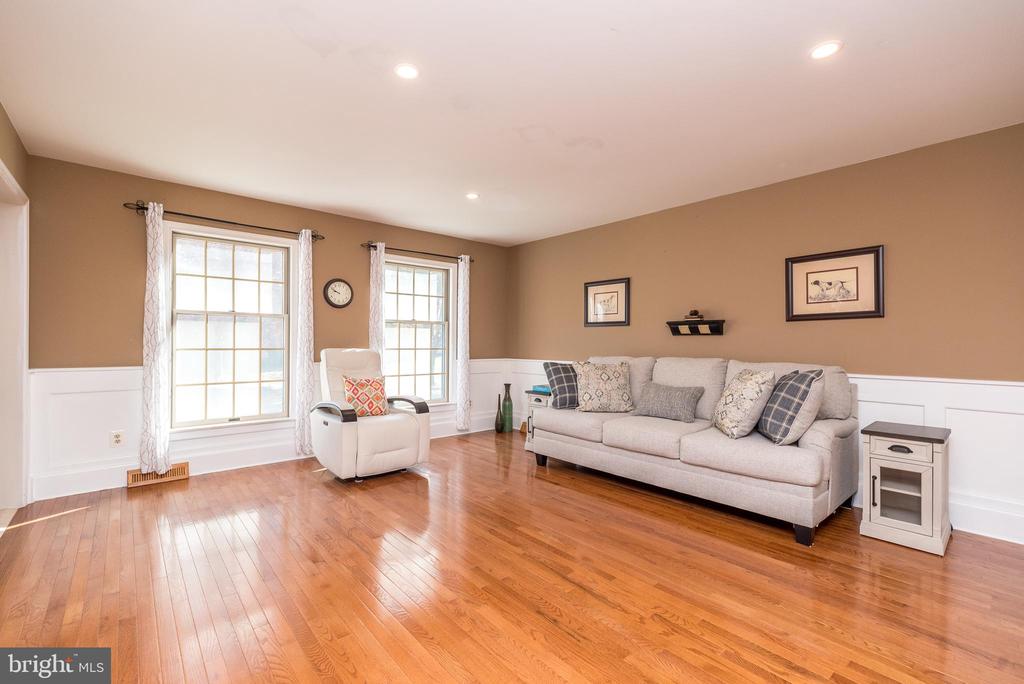 9 Shalimar Ln