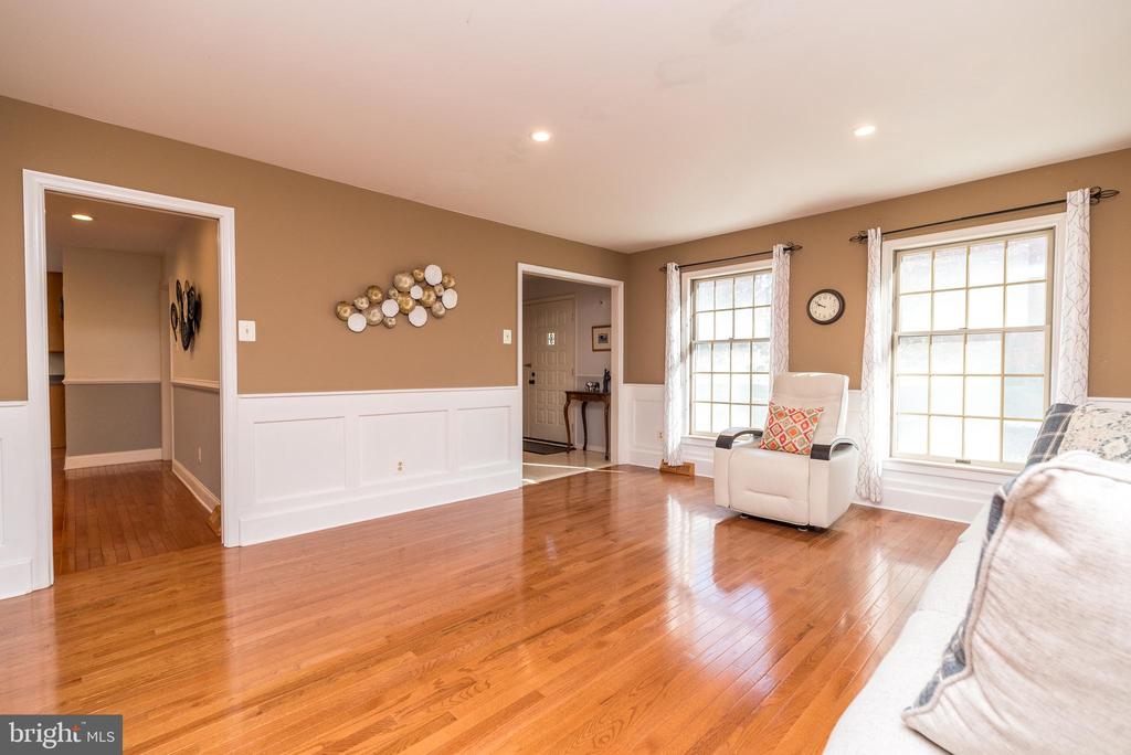 9 Shalimar Ln