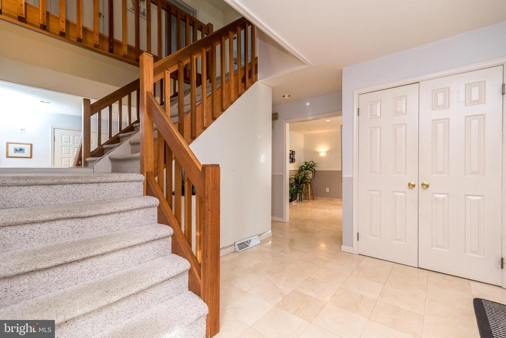 9 Shalimar Ln