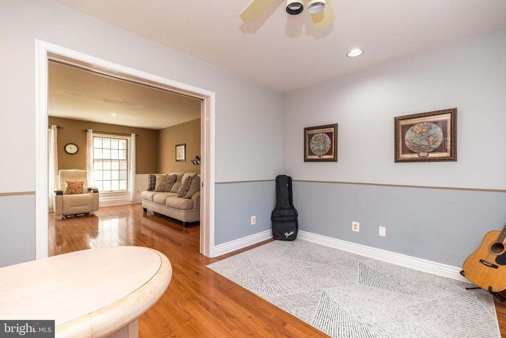 9 Shalimar Ln