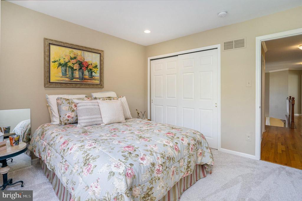 1102 Brynhill Ct