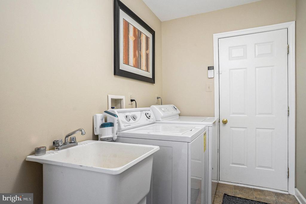 1102 Brynhill Ct