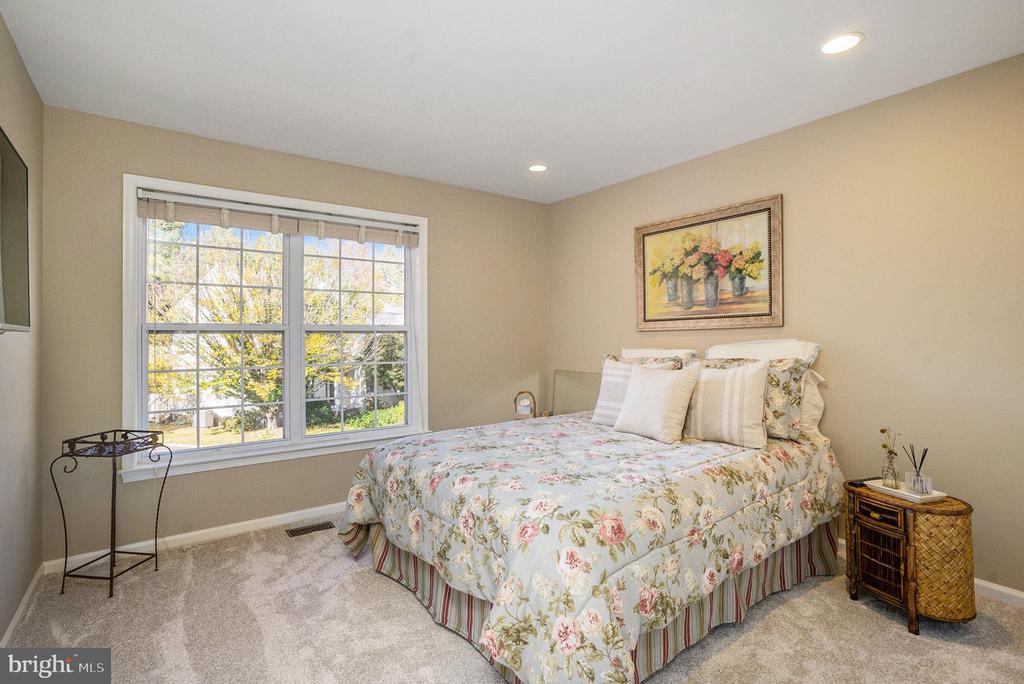 1102 Brynhill Ct
