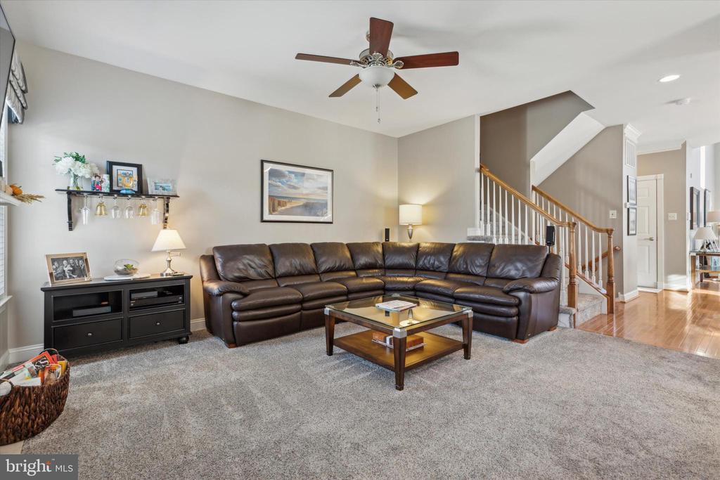 216 Providence Ln