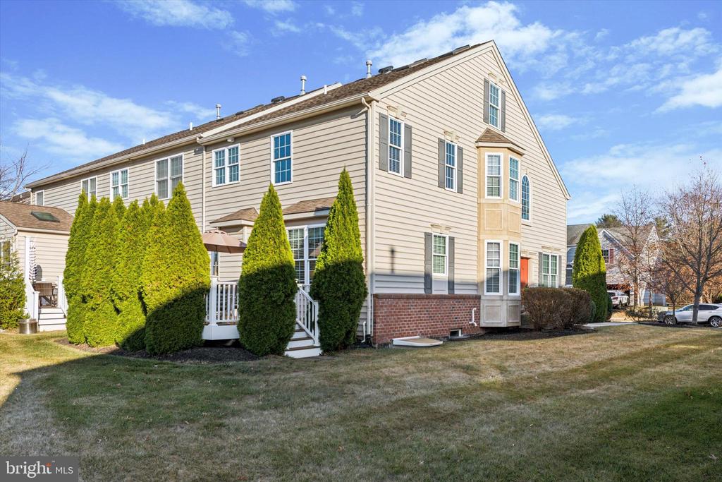 216 Providence Ln