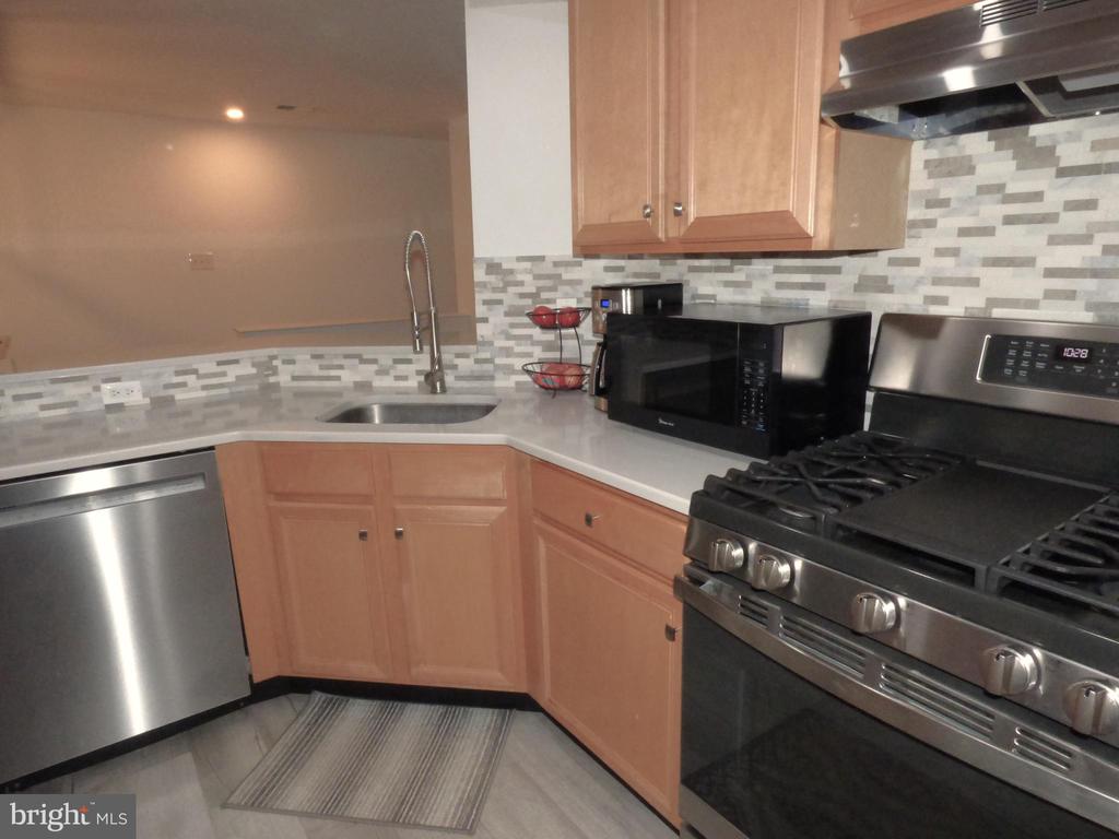 312 Dresher Woods Dr