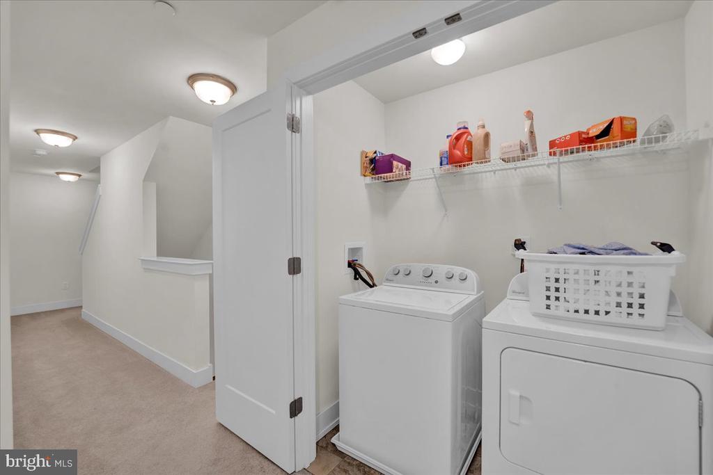 364 W 7th Ave