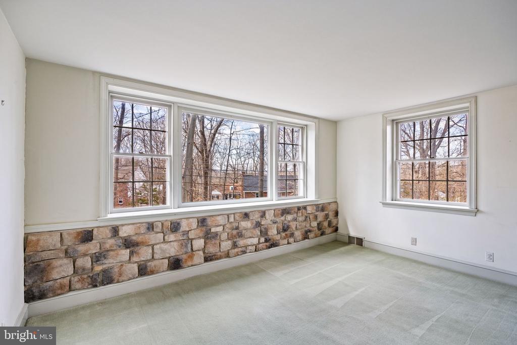 406 Custis Rd