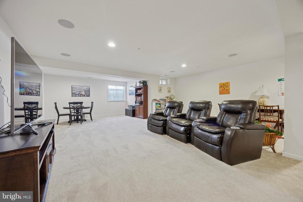 102 Shire Dr