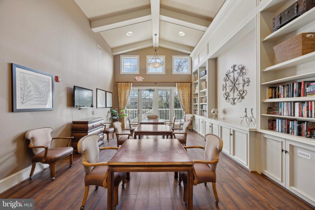 102 Shire Dr
