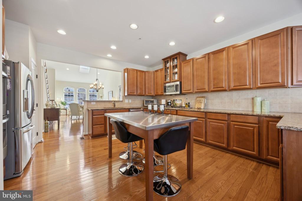 102 Shire Dr