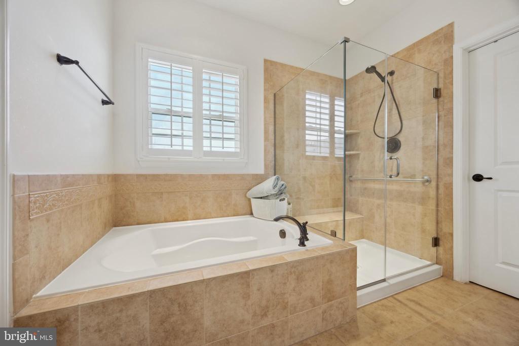 102 Shire Dr