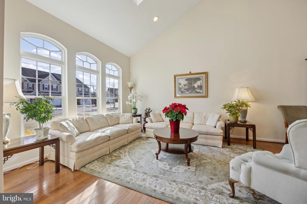 102 Shire Dr