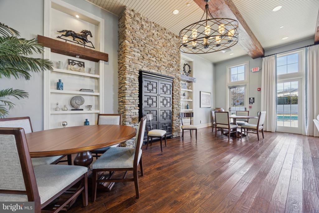 102 Shire Dr