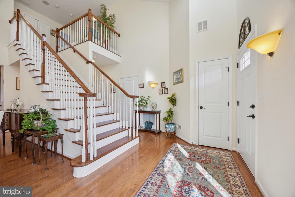 102 Shire Dr