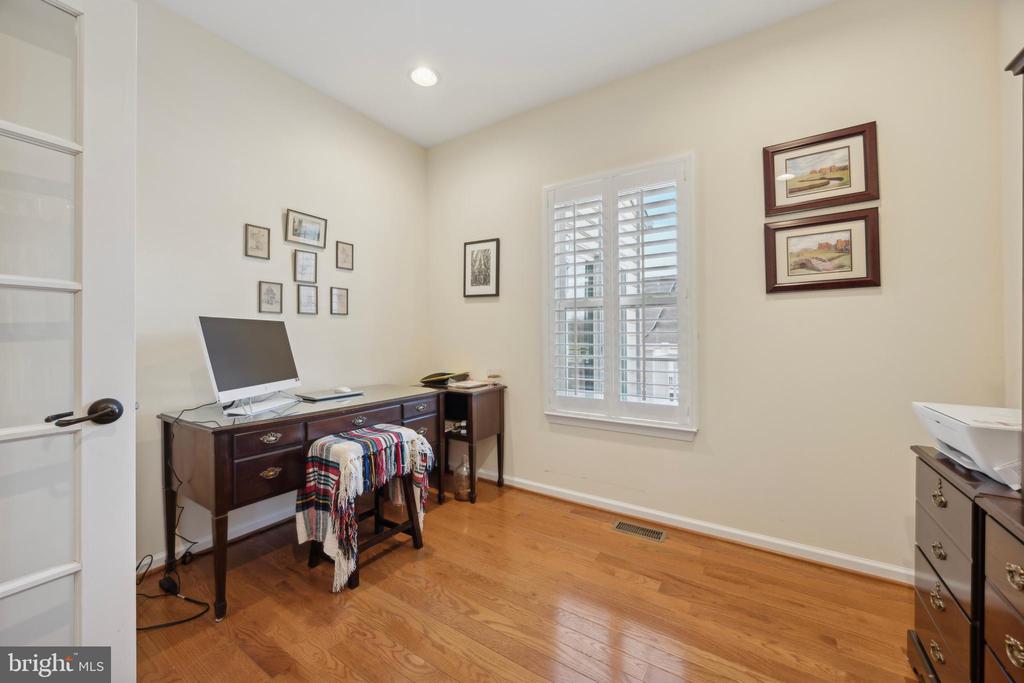 102 Shire Dr