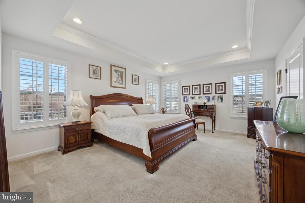 102 Shire Dr